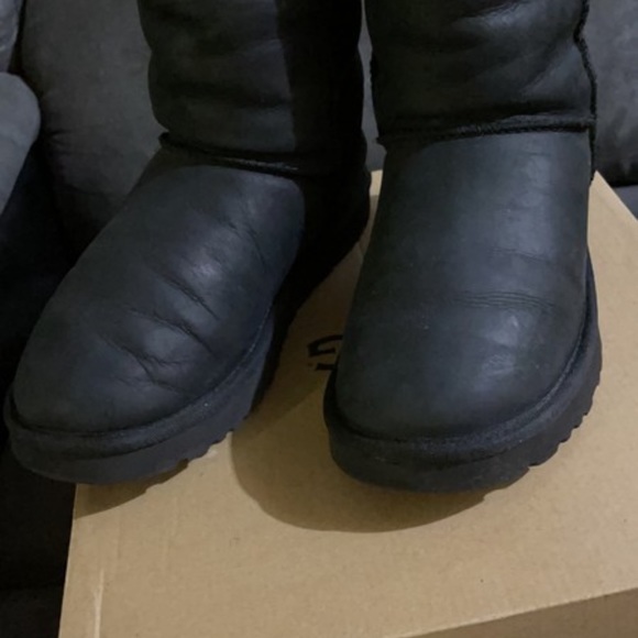 Woman’s Ugg’s boots - Picture 6 of 9